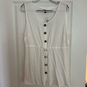 TORRID, WHITE, CHINCH WAIST BUTTON FRONT TANK